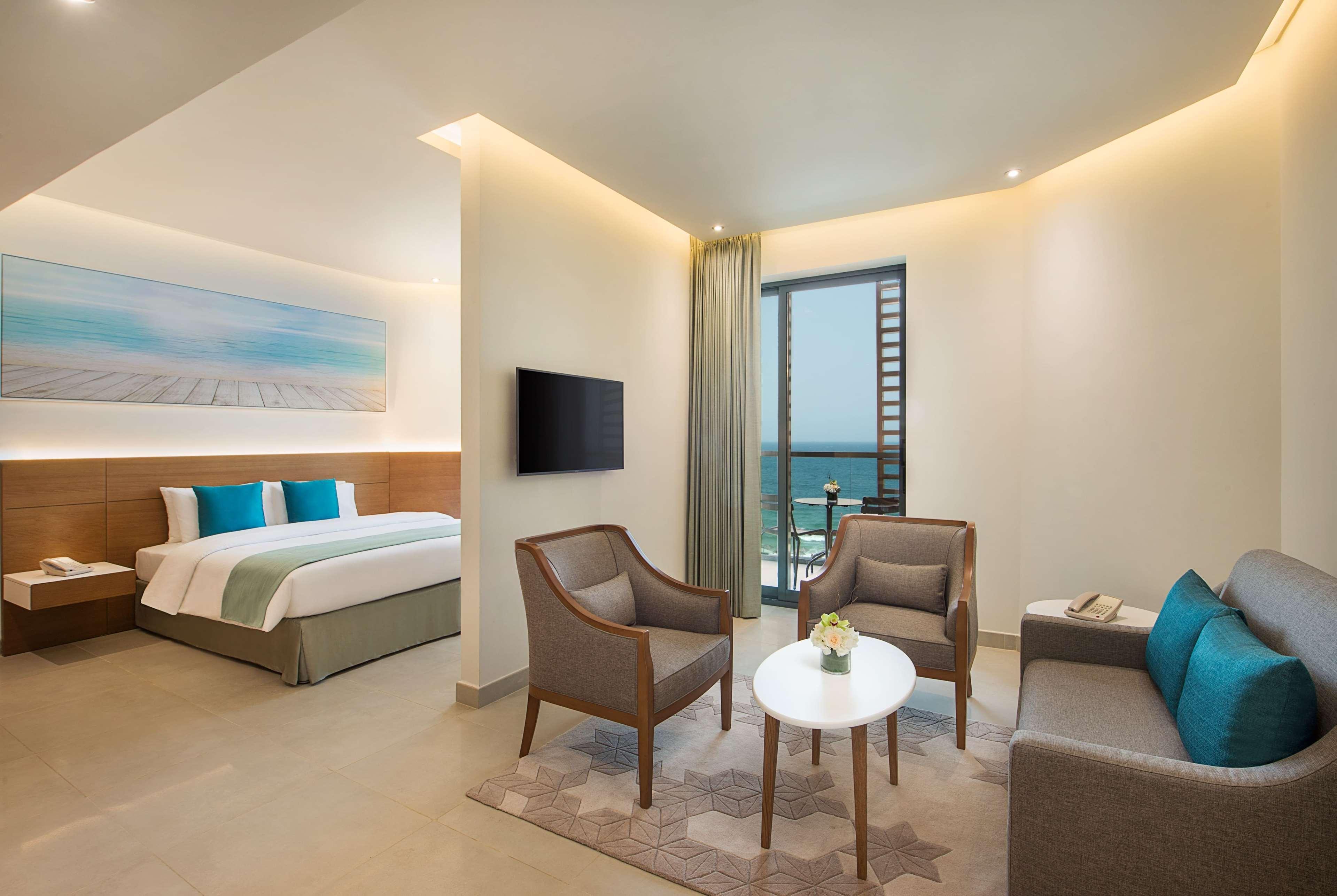 Wyndham Garden Ajman Corniche Hotel Bagian luar foto