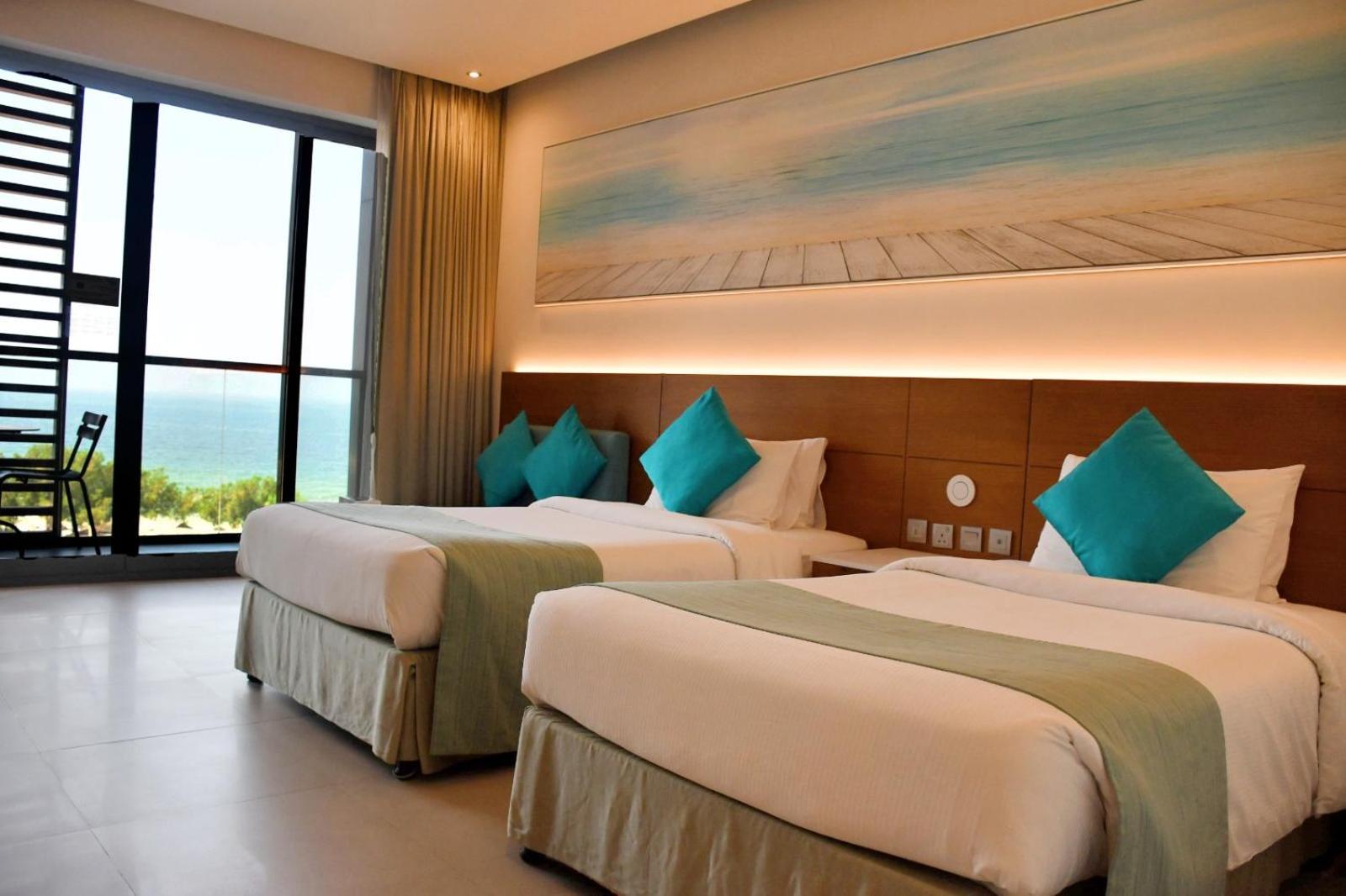 Wyndham Garden Ajman Corniche Hotel Bagian luar foto