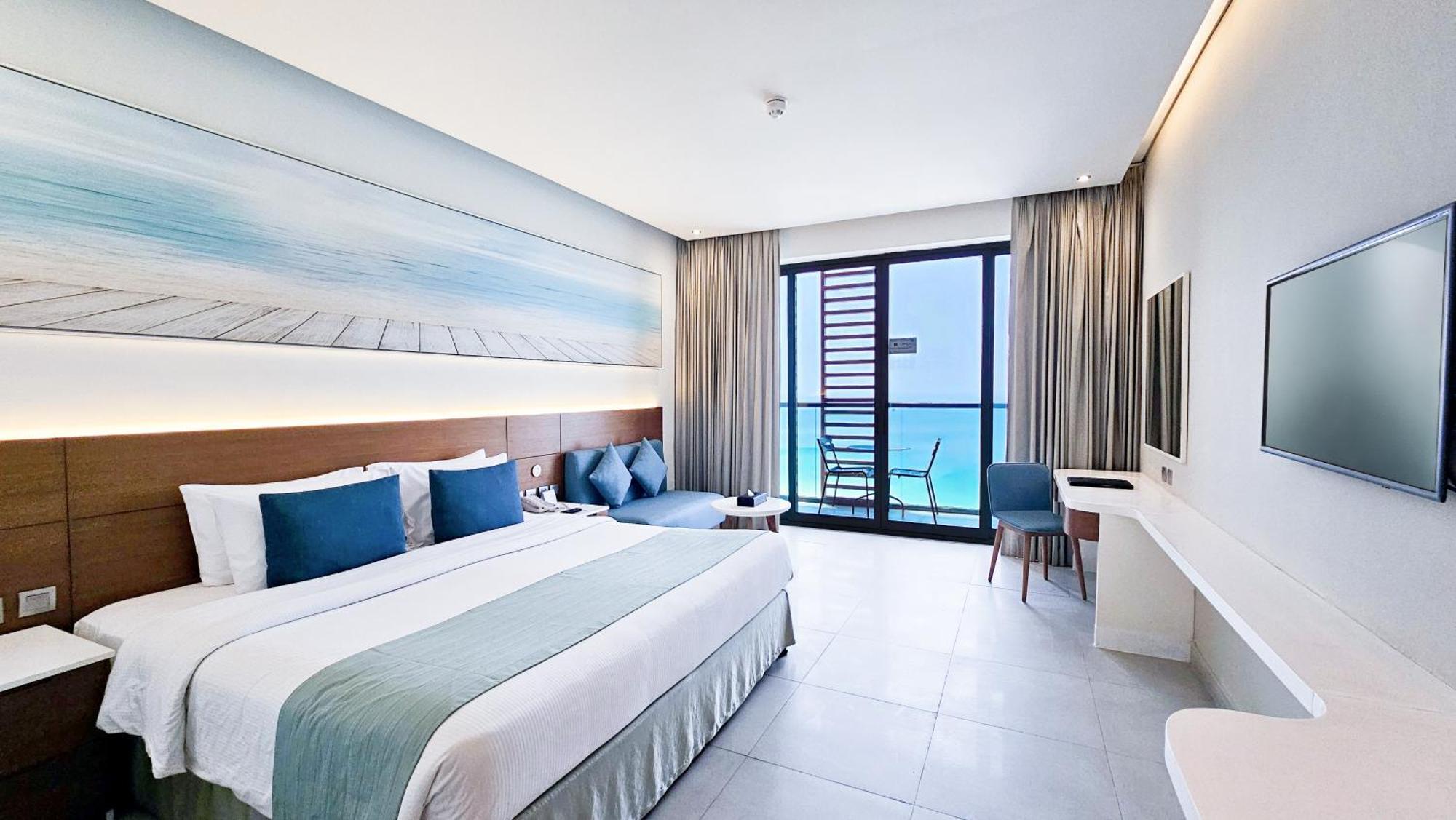 Wyndham Garden Ajman Corniche Hotel Bagian luar foto