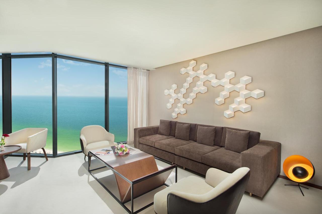 Wyndham Garden Ajman Corniche Hotel Bagian luar foto